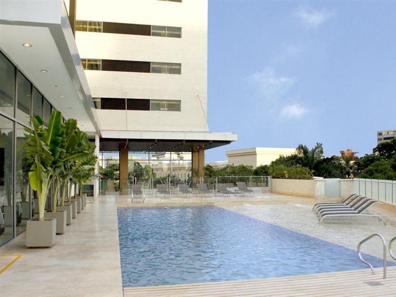 Estelar Alto Prado Barranquilla  Bagian luar foto The pool at the rooftop