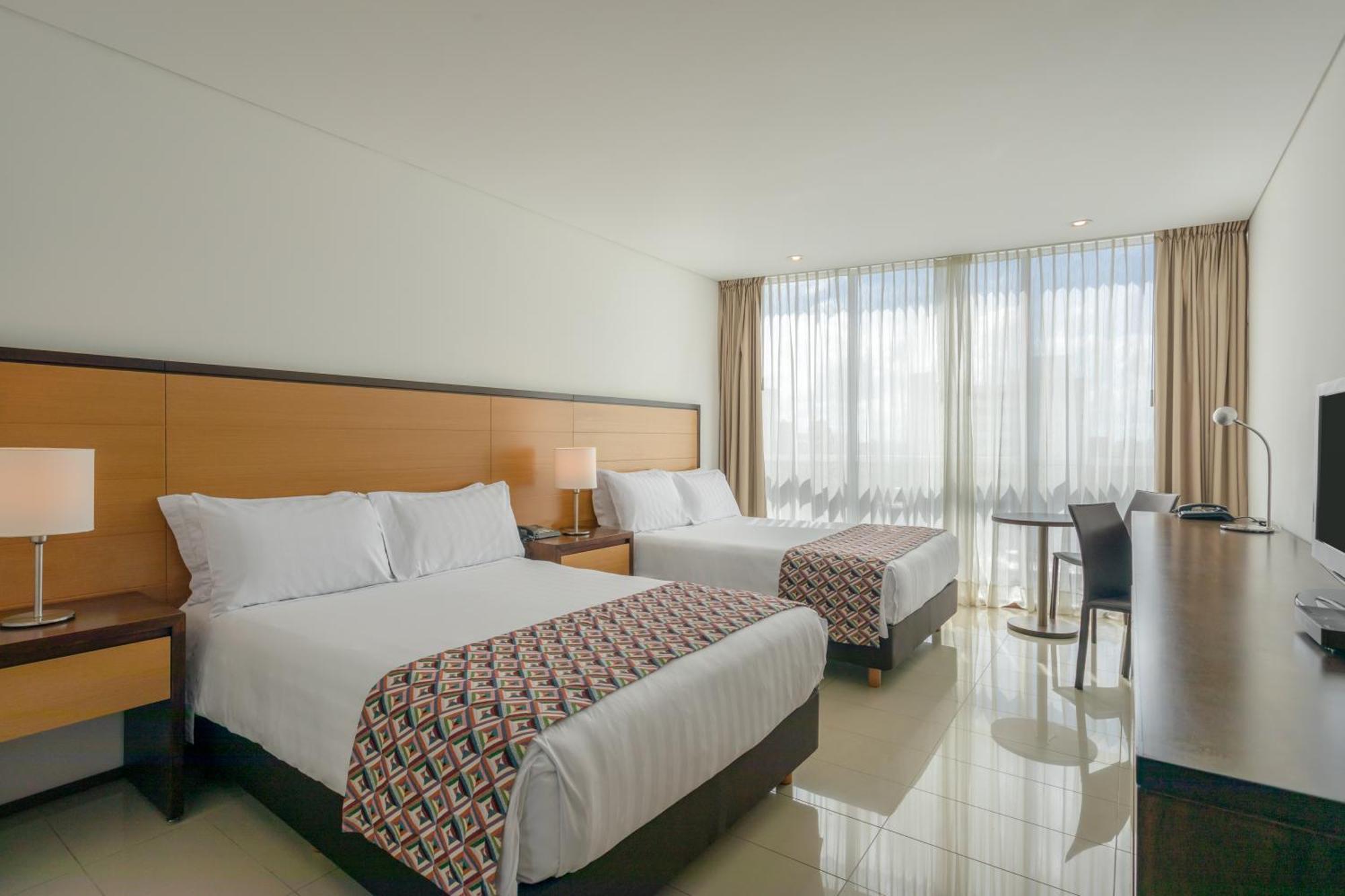 Estelar Alto Prado Barranquilla  Bagian luar foto A room at the hotel