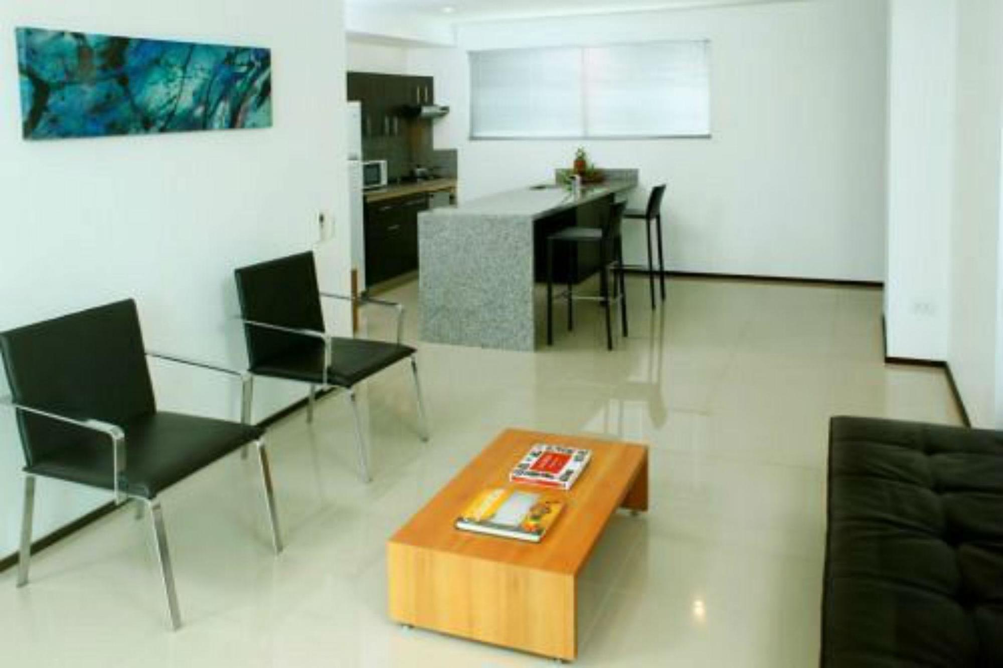 Estelar Alto Prado Barranquilla  Bagian luar foto A living room with a polished concrete floor